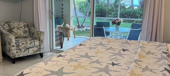 2023 Renovated The Retreat 17 Oceanview ground floor condo steps to ocean/beach Hotels in North Side