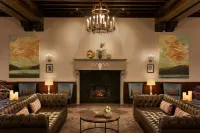 Hotel Saranac, Curio Collection by Hilton - Parking