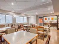 Comfort Inn & Suites University Hotels near Westbrook C Train