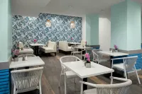 Courtyard Nassau Downtown/Junkanoo Beach - Desayuno