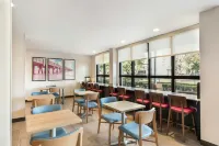 Home2 Suites by Hilton Pensacola I-10 at North Davis Hwy - Wifi