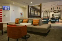 Hilton Garden Inn Louisville Mall of St. Matthews - Parkplatz