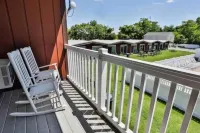 Nader's Motel & Suites - parking