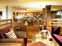 Westport Plaza Hotel, Spa & Leisure - bar