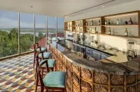 DoubleTree by Hilton Goa - Panaji - bar