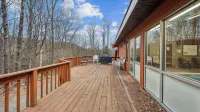 Pete Gay by Avantstay Indoor Heated Pool + Rec Center Near Gore Mountain - WiFi