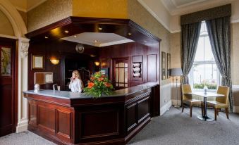 Commodore Hotel
