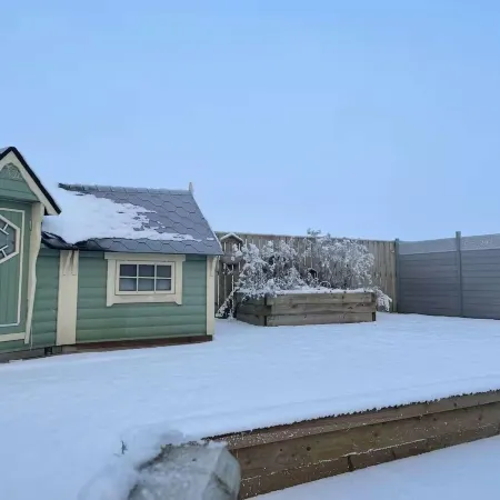 Cottage Sleeps 6 With Hot Tub and Bbq Hut