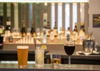 Hampton by Hilton Bath City - bar