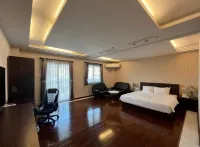 Grand Hoyah Hotel - parking