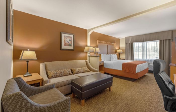 Best Western Plus Deer Park Hotel and Suites