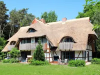 Rosengang-Alk Hoteles cerca de Fischland-Darß-Zingst