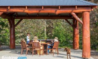 Redgate Forest Retreat