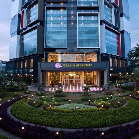 Grand Mercure Jakarta Kemayoran Отели рядом с достопримечательностью «Пляж Ancol»