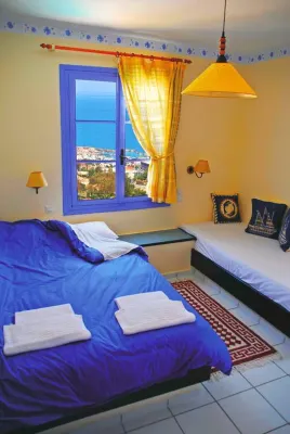 Very Spacious and Well Equipped Room Near the Sea