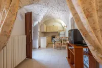 Antica masseria tra gli ulivi con piscina in valle d'itria