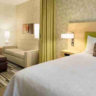 Home2 Suites by Hilton la Crosse Rooms