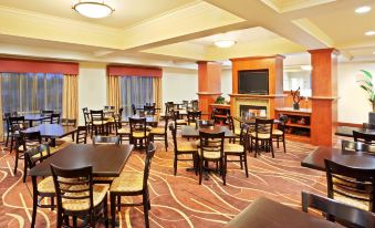 Holiday Inn Express & Suites Chehalis-Centralia