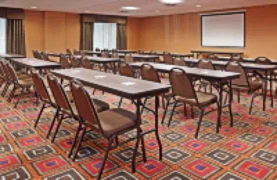 홀리데이 인 익스프레스 트라우트빌-로어노크 노스