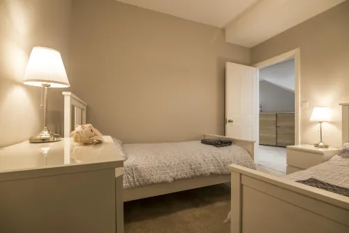 Sea Legs - 2 Bedroom Apartment - Tenby - Kitchen