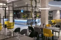 Hampton by Hilton Poznan Old Town - فطور