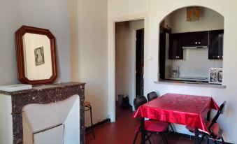 Typical Toulon Apartment 50M Beaches
