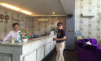 Modern Saigon Hotel 2