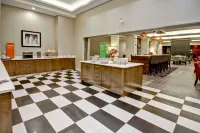 Hampton Inn & Suites by Hilton Medicine Hat - فطور