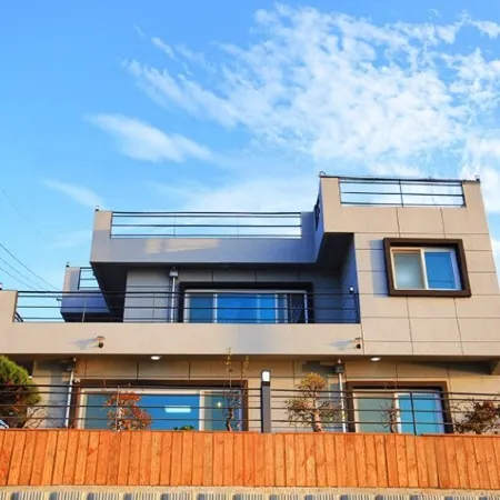 Yeosu Baekya Sea Pension Отели рядом с достопримечательностью «Поле для гольфа The Ocean»