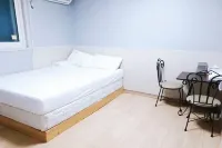 Beluga Guest House - Hostel