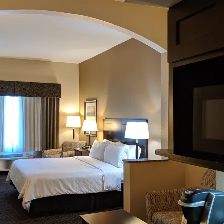 Holiday Inn Express & Suites CLINTON by IHG