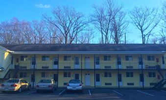 Country Place Inn and Suites White Haven