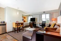 Residence Inn Los Angeles LAX/El Segundo Hotel dekat The Point