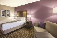 La Quinta Inn & Suites by Wyndham Mechanicsburg - Harrisburg Hotels in Silver Spring Township