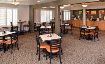 Quality Inn Vernal Near Dinosaur National Monument