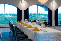 Sheraton Cavalier Saskatoon Hotel - breakfast