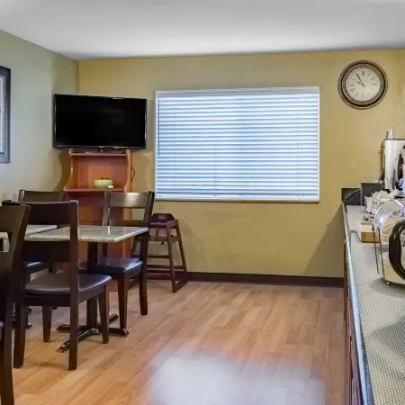Quality Inn & Suites Vancouver North