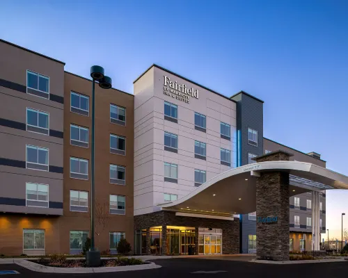 Fairfield Inn & Suites Denver Airport at Gateway Park Hotels in Aurora