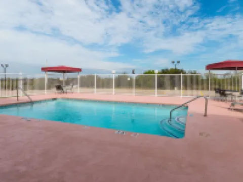 Quality Suites Hotels in Temple