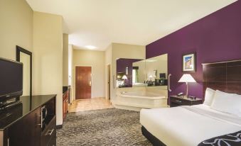 La Quinta Inn & Suites by Wyndham Louisville East