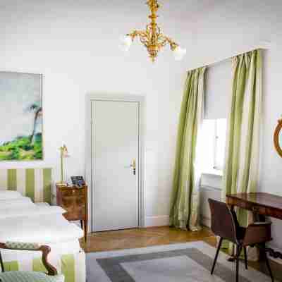 Schlossberghotel Rooms