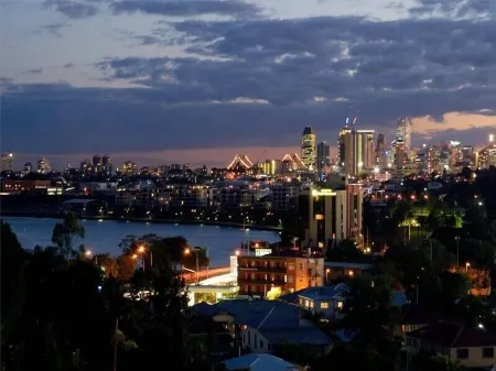 Kingsford Riverside Inn Отели в г. Windsor