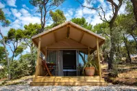 Arena One 99 Glamping - Haustierfreundliche
