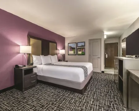 La Quinta Inn & Suites by Wyndham Glenwood Springs Hotels in Garfield County