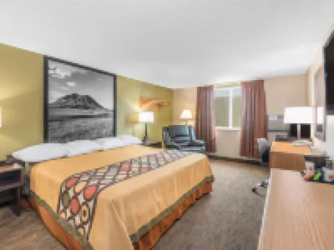 Super 8 by Wyndham Pierre SD Hotels in Pierre