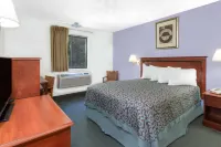 Days Inn by Wyndham Warrensburg Hotels in Warrensburg