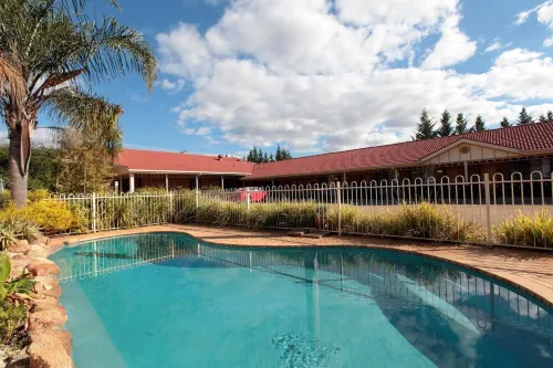 Best Western Ambassador Motor Inn  Apartments Hotels in Glenfield Park