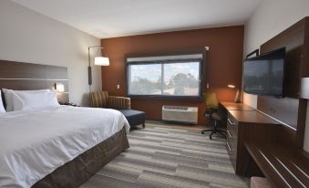 Holiday Inn Express & Suites Orlando Southeast