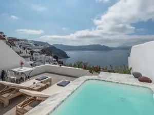 Chelidonia Luxury Suites
