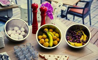 Upper House Hotel - Housity